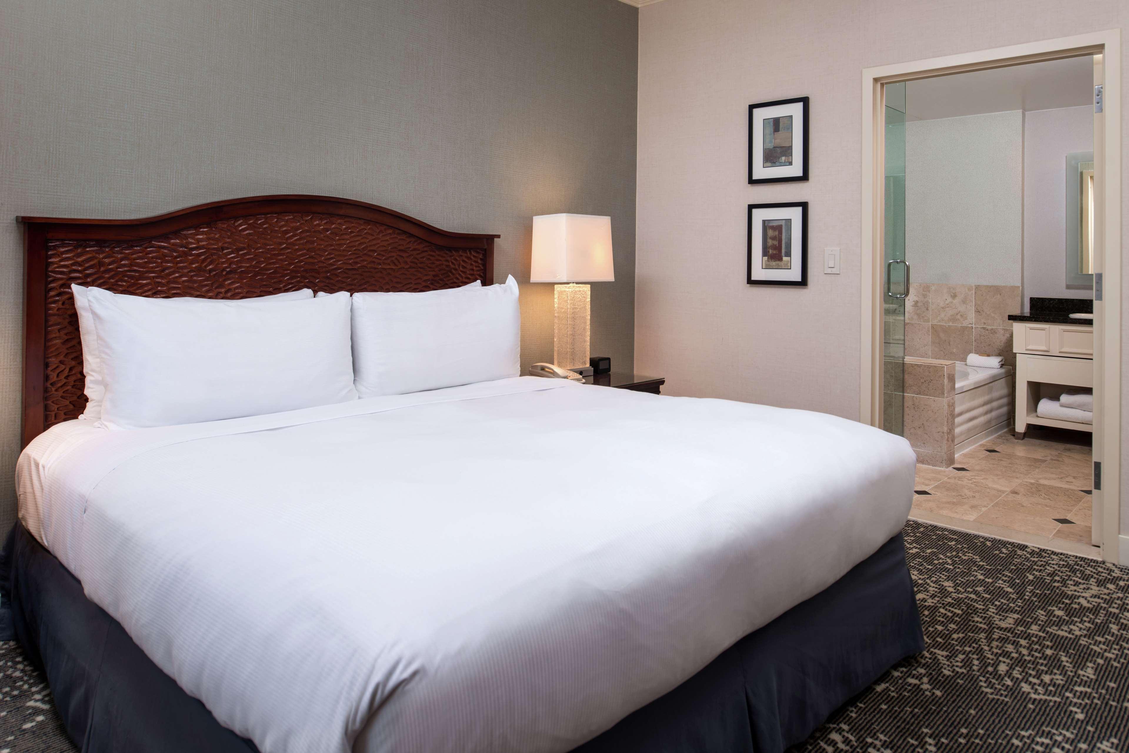 Hotel Hilton San Antonio Hill Country Exterior foto