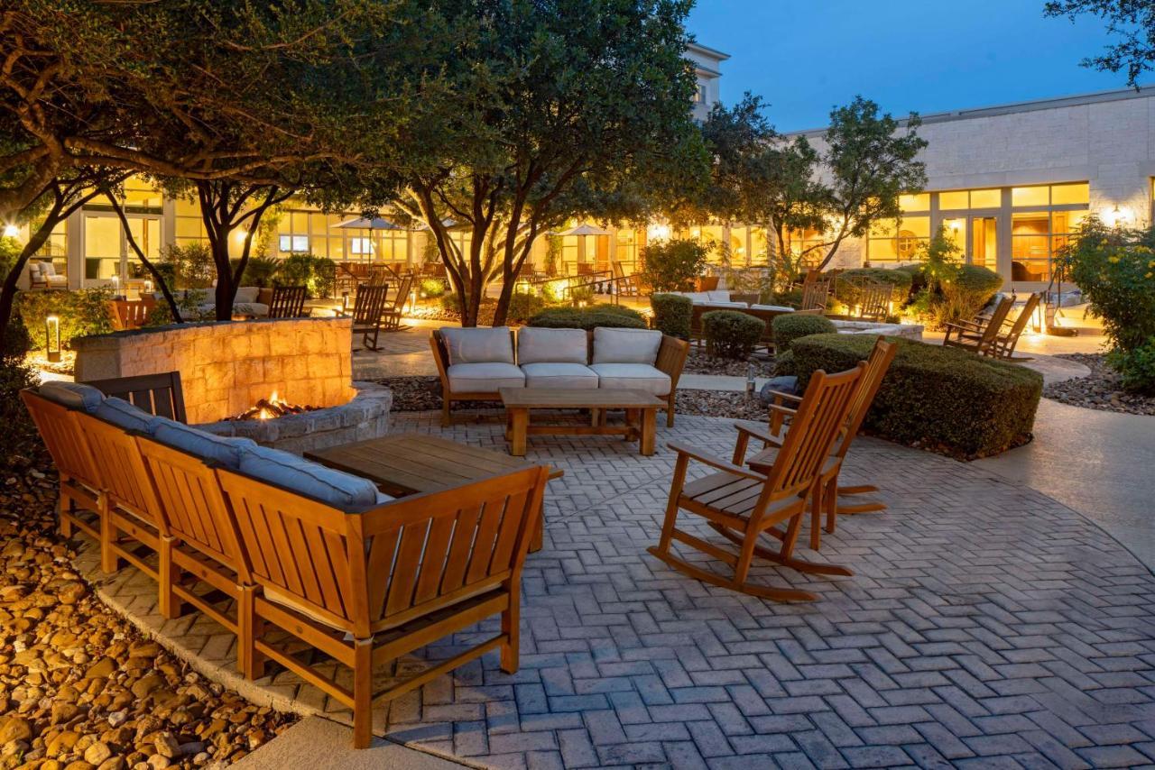Hotel Hilton San Antonio Hill Country Exterior foto